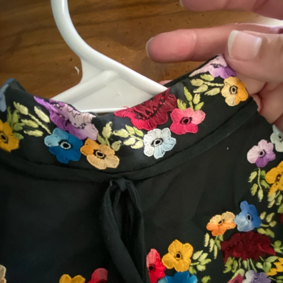 Gorgeous Floral Embroidered Black Blouse Salon Barbarita Bogata Columbia Sz Sm - Picture 12 of 12